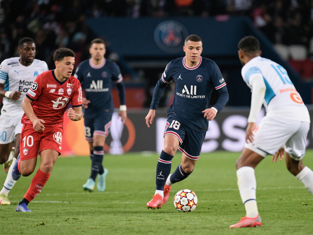 “绿茵传承 足球热爱——足球主题文化展惊艳亮相2025两大博览会体育文化旅游展区”